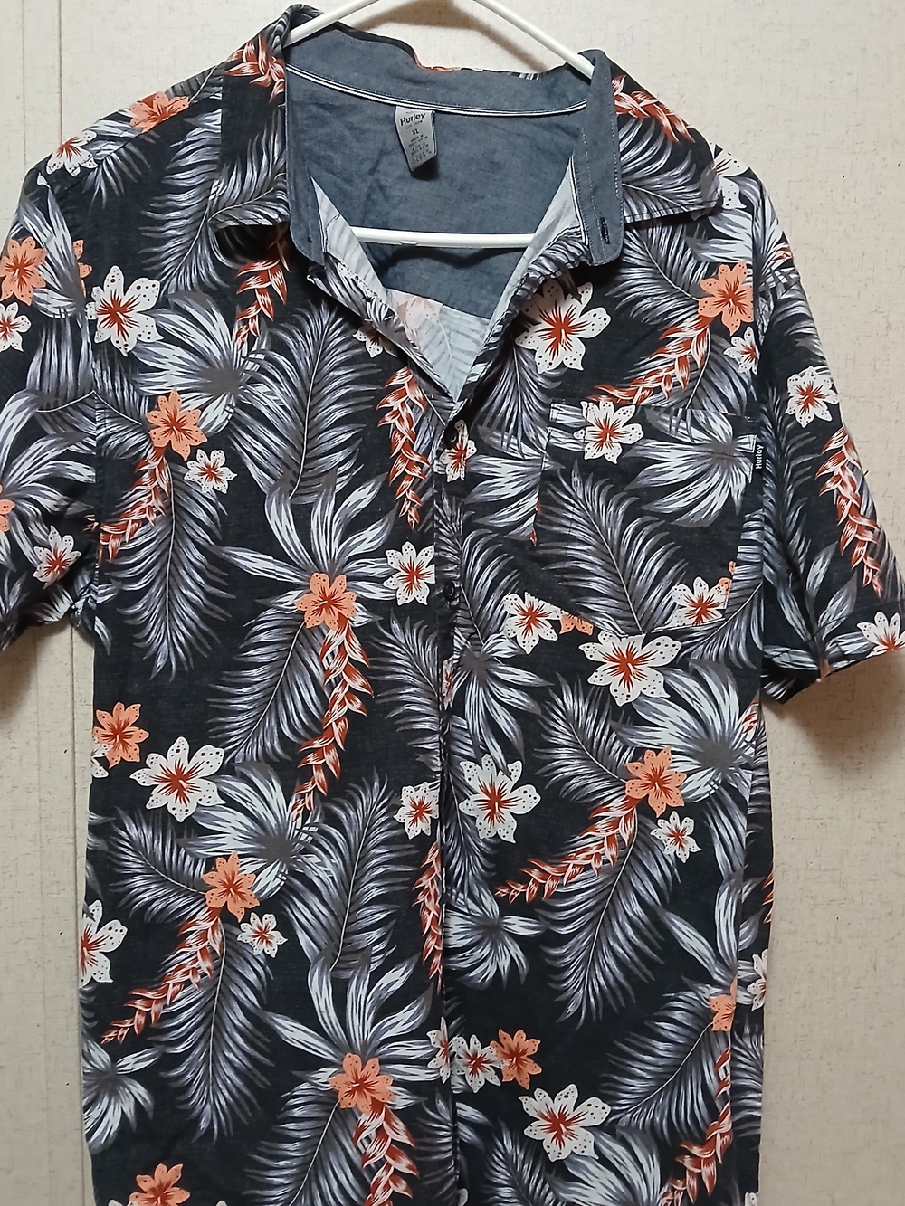 Hurley Black Short-Sleeve Floral Button-Down Shirt with Coral and White Flowers